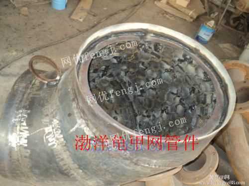 龜甲網(wǎng)耐磨彎頭的關(guān)鍵應(yīng)用與主流生產(chǎn)廠家概述